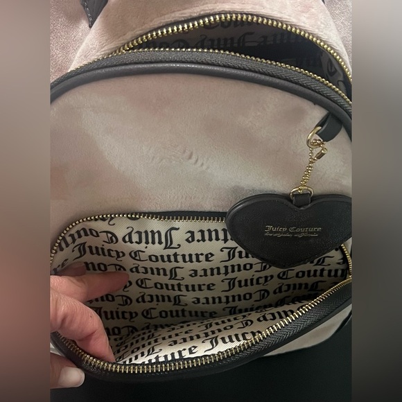 NWOT Juicy Couture POWDER BLUSH
HERITAGE BACKPACK Bag Purse with Heart Charm - Picture 9 of 9